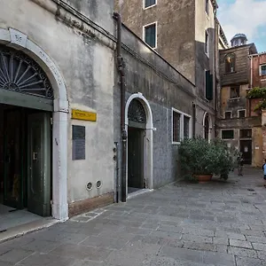 Palazzina Canal , Venice Italy